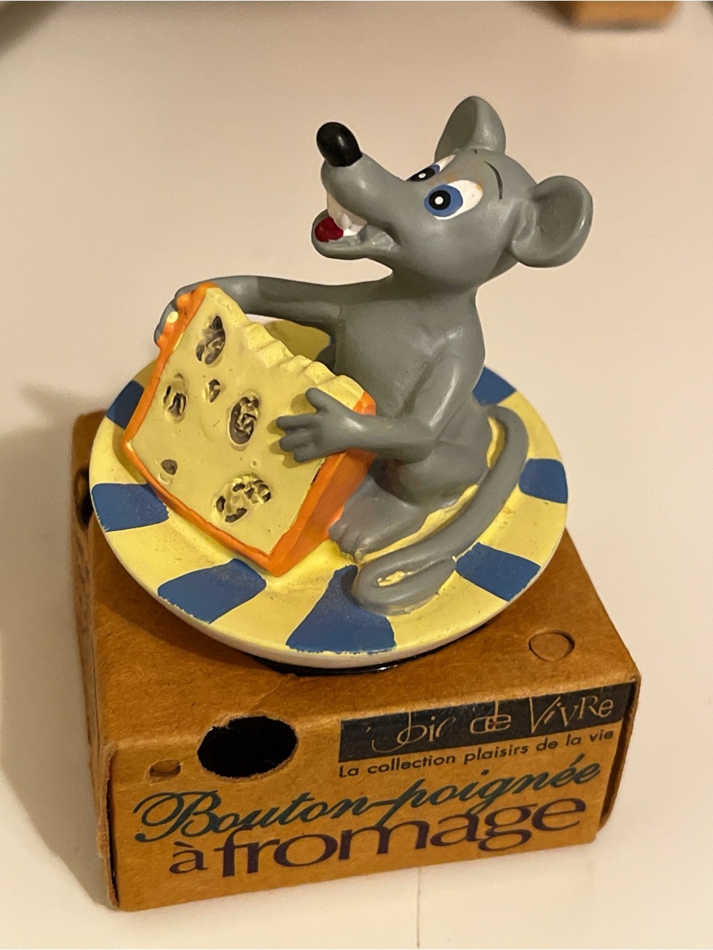 Vintage cheese button joie de vivre small figurine with a gray mouse with prongs